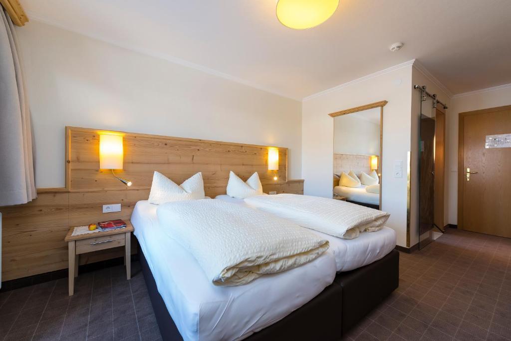 Hotel Garni Entstrasser Kitzbühel Værelse billede